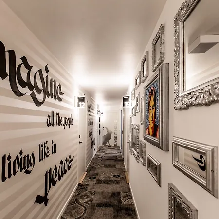 Ibis Styles Center Madhouse 3*