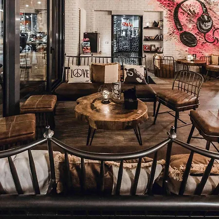 Отель Ibis Styles Center Madhouse Лозанна