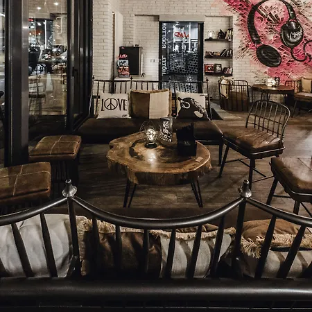 Ibis Styles Center Madhouse