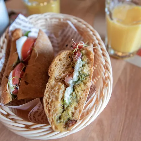 Ibis Styles Center Madhouse Hotel